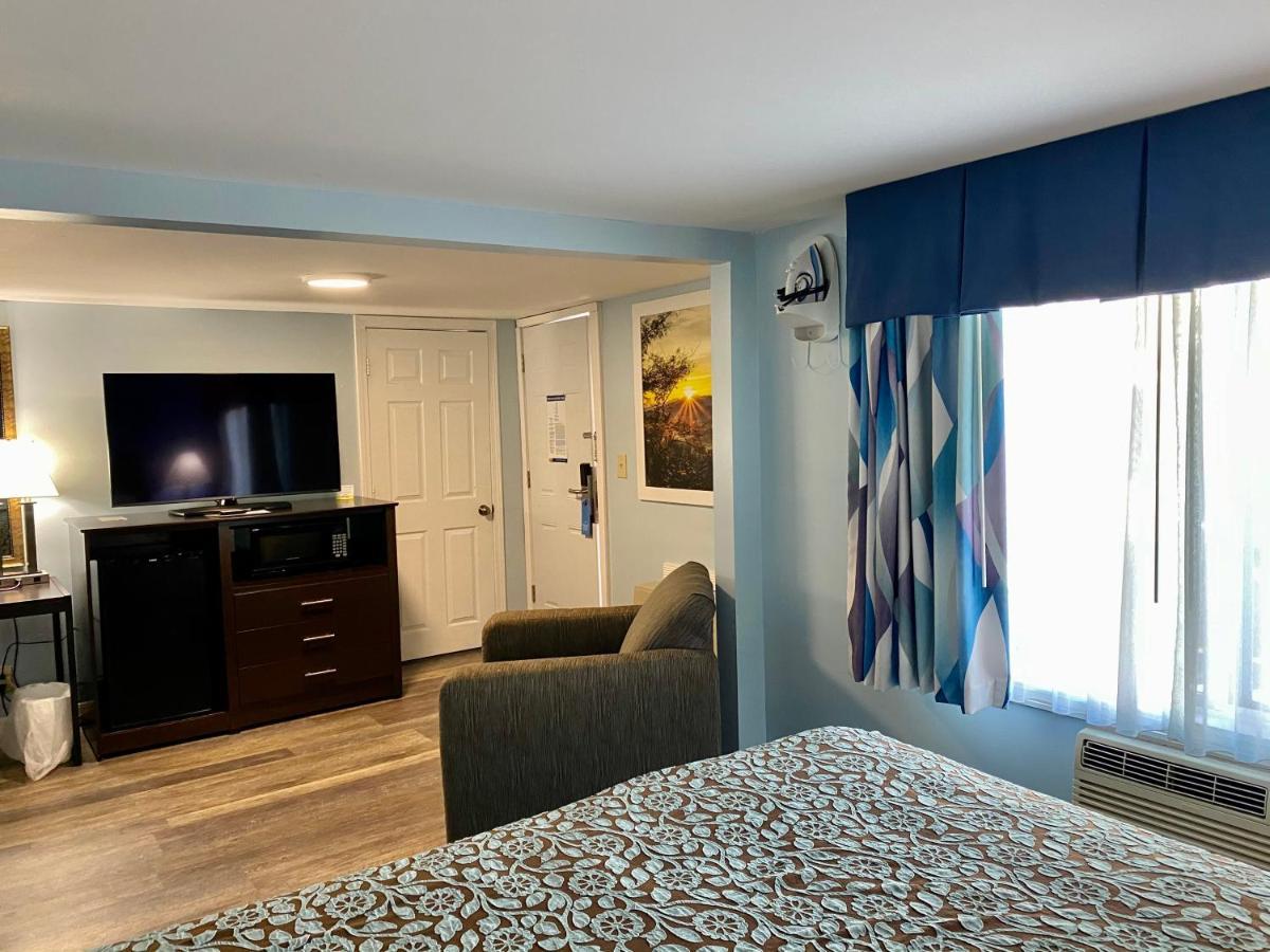 Days Inn By Wyndham Lincoln Bagian luar foto