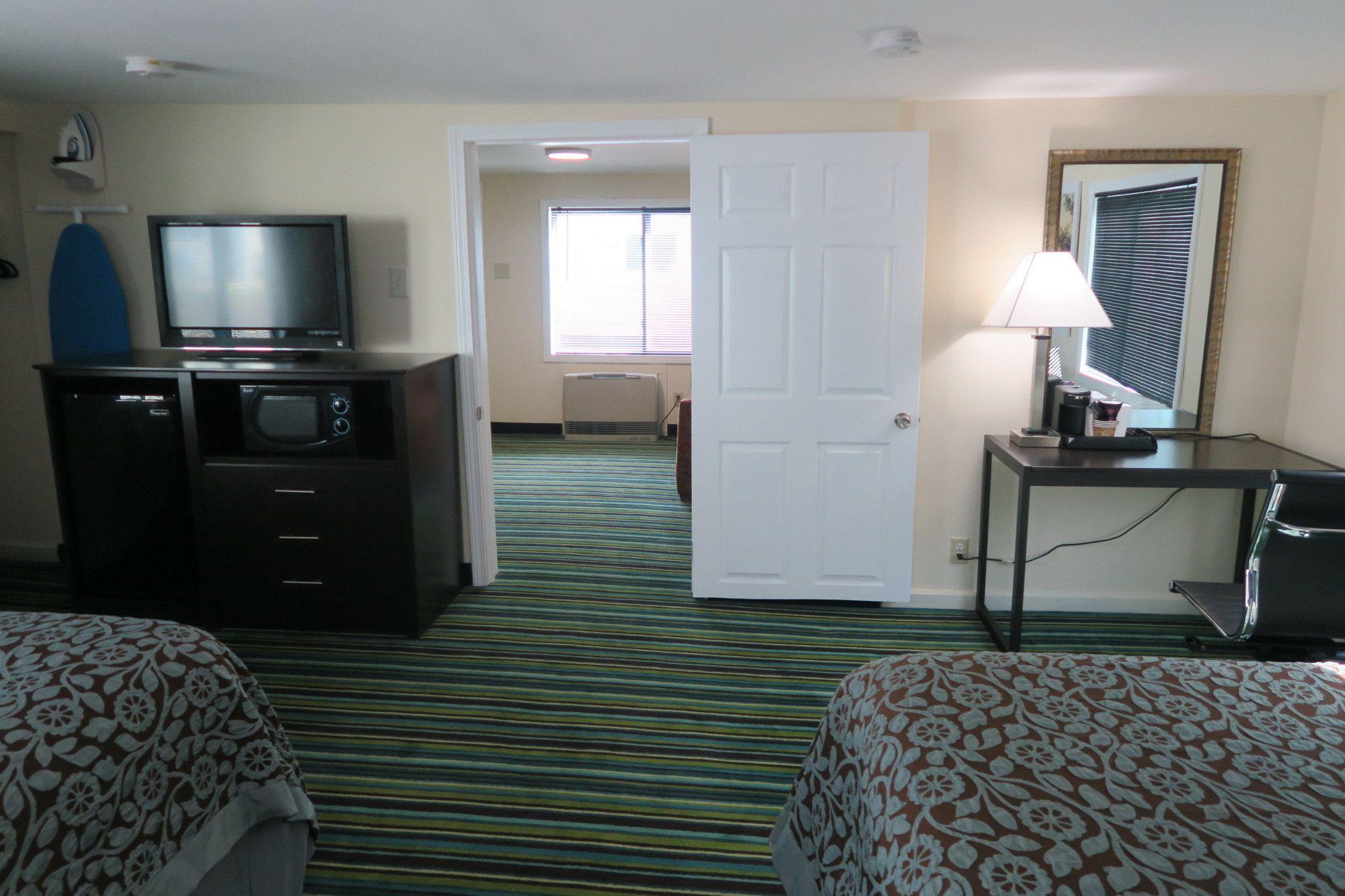 Days Inn By Wyndham Lincoln Bagian luar foto