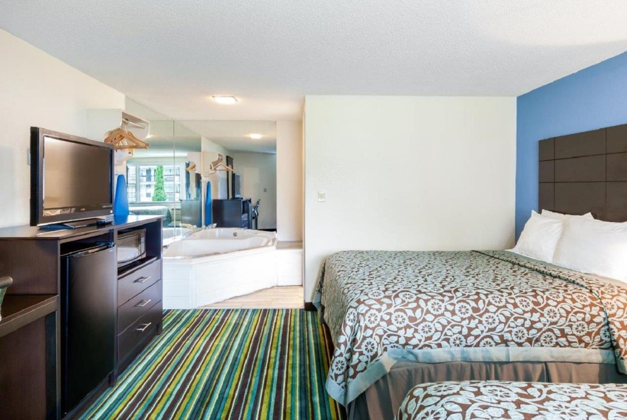 Days Inn By Wyndham Lincoln Bagian luar foto