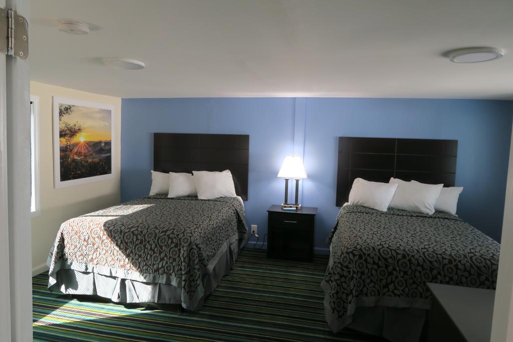 Days Inn By Wyndham Lincoln Bagian luar foto