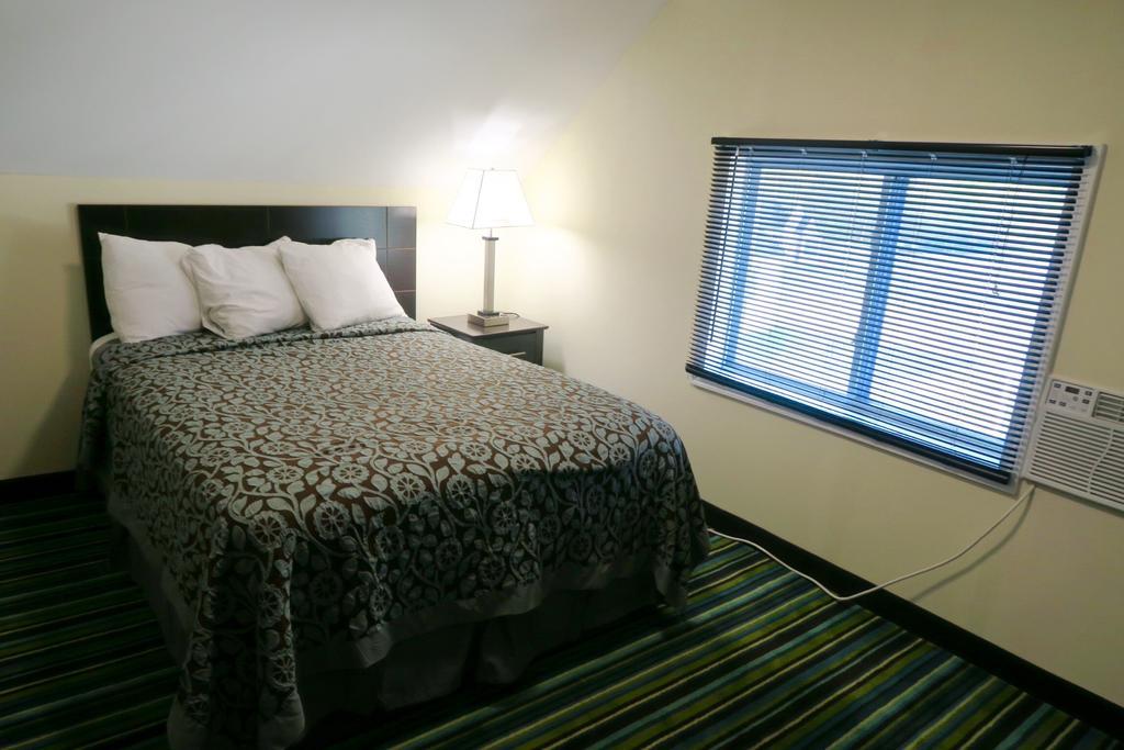 Days Inn By Wyndham Lincoln Bagian luar foto