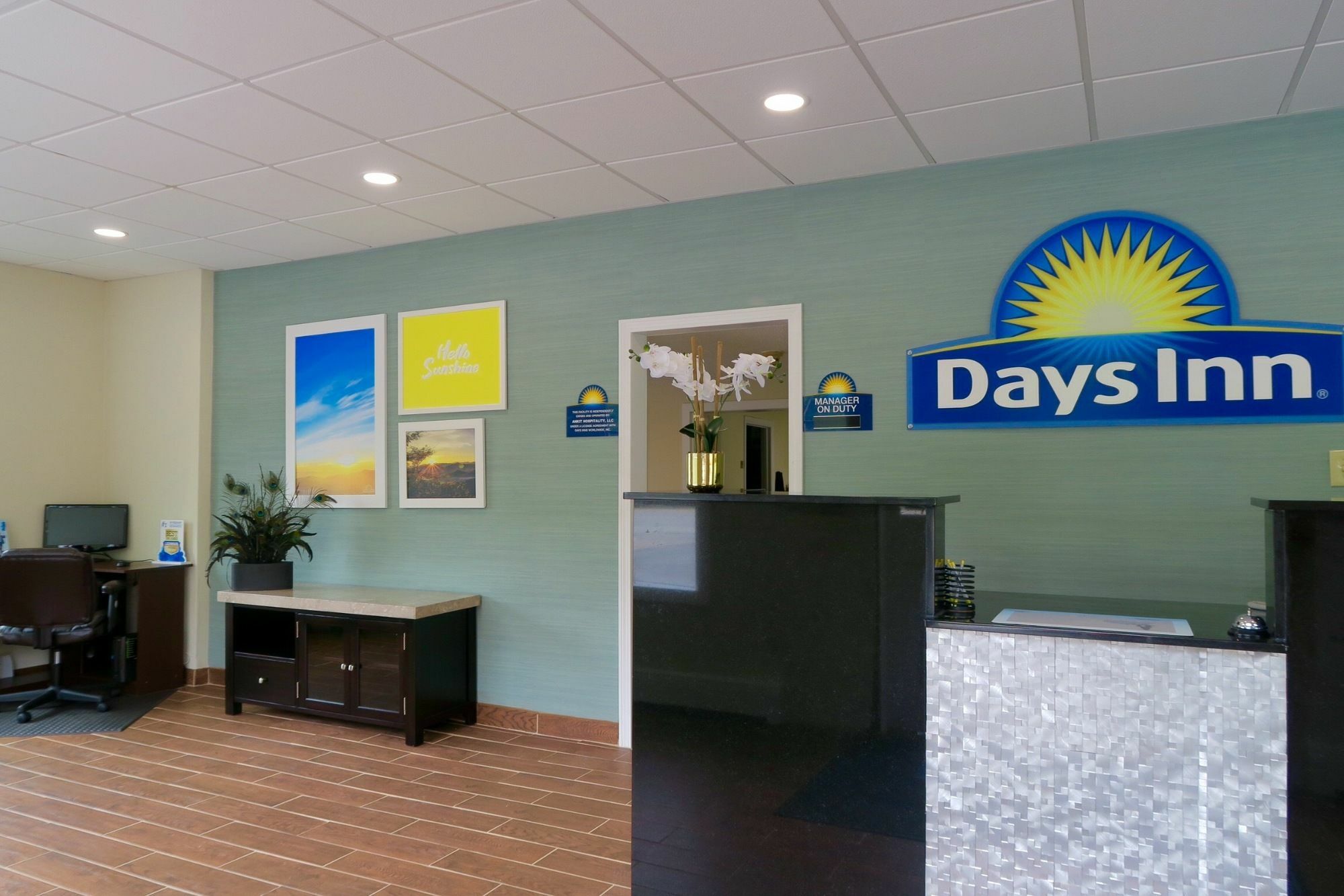 Days Inn By Wyndham Lincoln Bagian luar foto