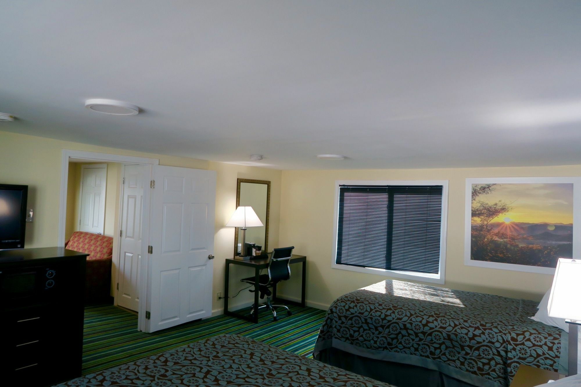 Days Inn By Wyndham Lincoln Bagian luar foto