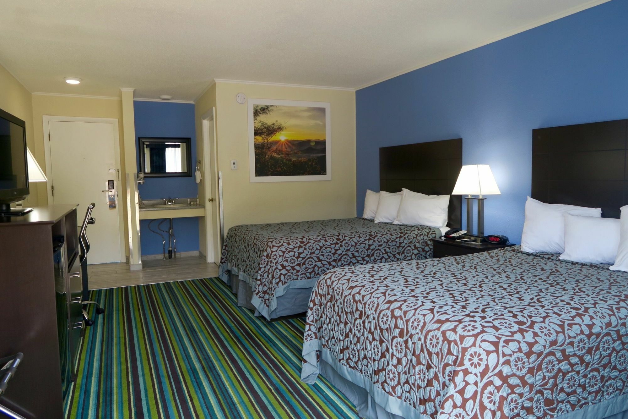 Days Inn By Wyndham Lincoln Bagian luar foto