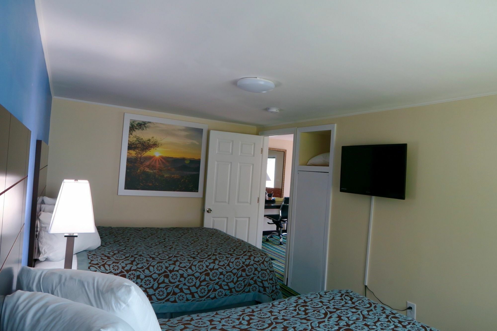 Days Inn By Wyndham Lincoln Bagian luar foto